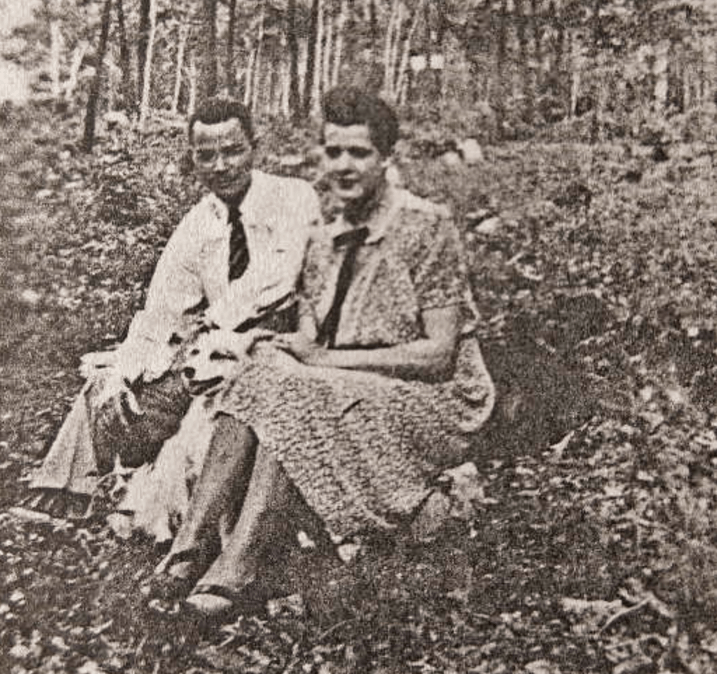 Allison and Elizabeth Stubbs Davis  Allison and Elizabeth Stubbs Davis